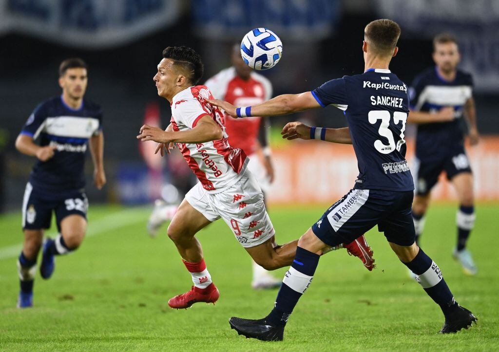 Santa Fe y Gimnasia Esgrima La Plata por Copa Sudamericana (Photo by Juan BARRETO / AFP) (Photo by JUAN BARRETO/AFP via Getty Images)
