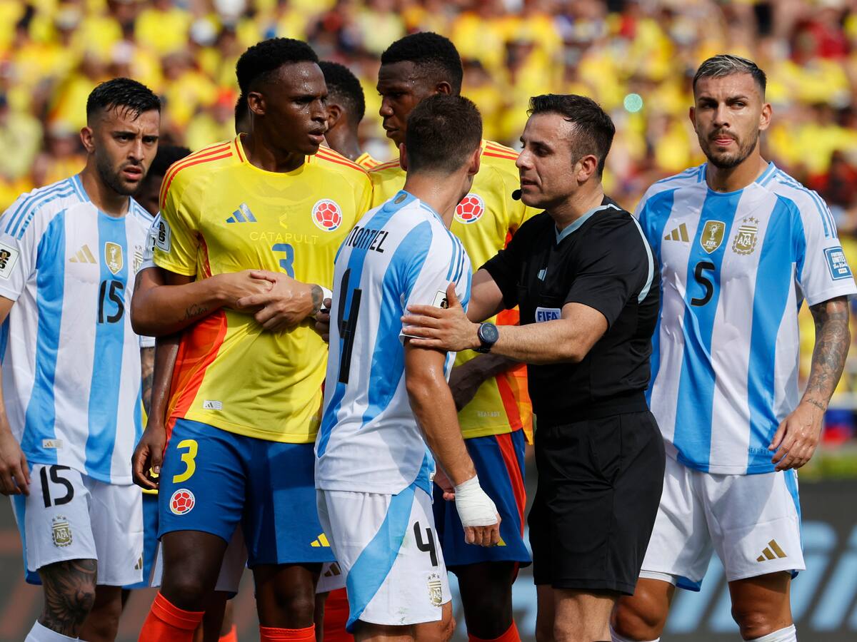 FIFA sancionó a Colombia por cánticos en el partido ante Argentina: este es el castigo