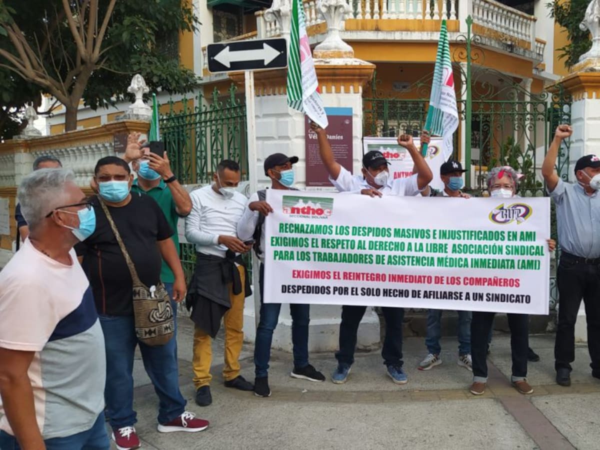 Realizaron plantón en AMI por despidos masivos del personal en Cartagena