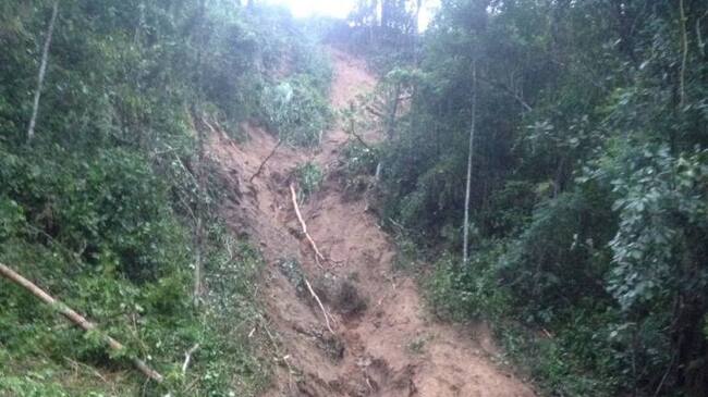 Deslizamiento entre los municipios de La Esperanza - Cáchira.