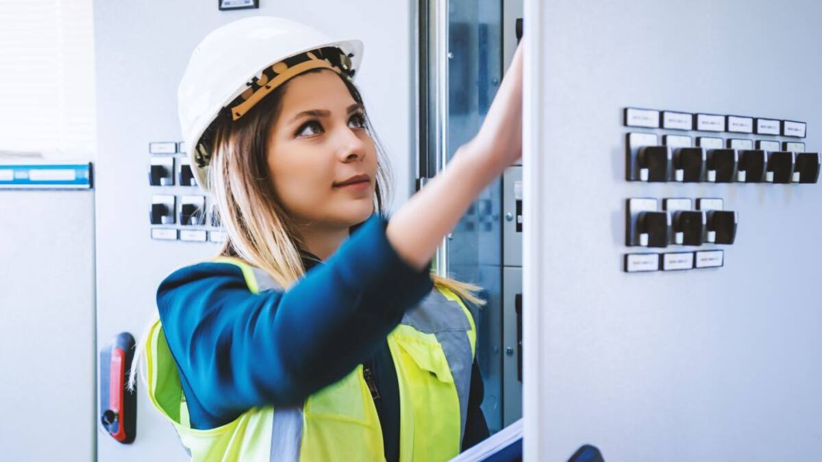 Trabajo sí hay: Alianza de EPM y SENA ofrece cupos para técnicas de electricidad industrial