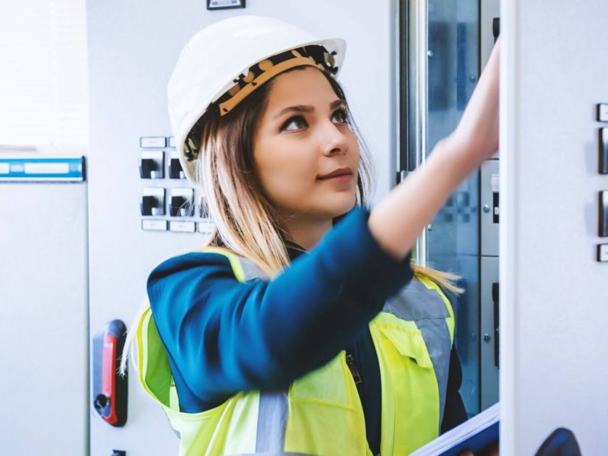 Alianza de EPM y SENA ofrece cupos para técnicas de electricidad industrial