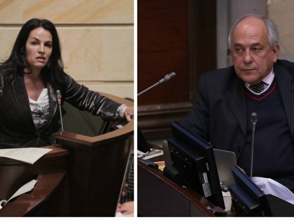 Hablan en La W senadores "quemados"