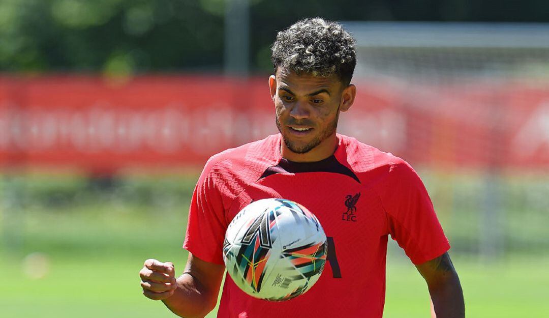 Luis Díaz en entrenamiento con el Liverpool
