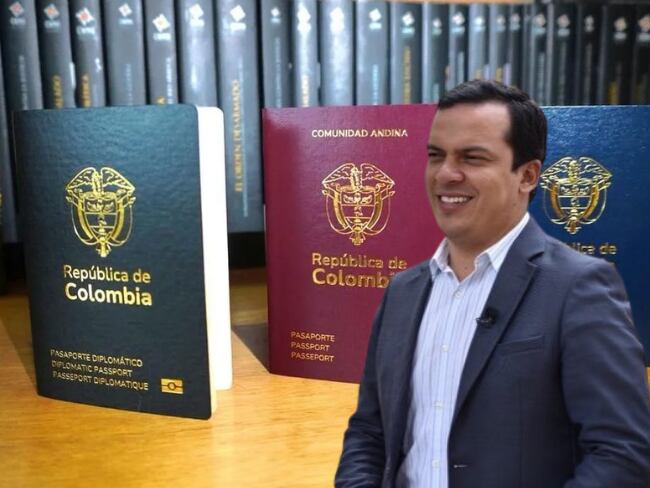 Víctor Andrés Tovar denunció controles exhaustivos por la nueva imagen del pasaporte. / Foto: Suministrada