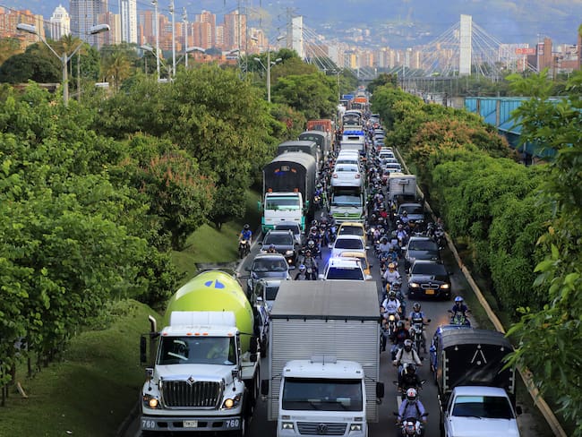 En Medellín 70 mil vehículos incumplen el pico y placa diariamente