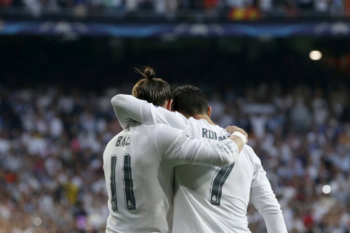 Bale y Cristiano Ronaldo celebran el primer tanto del juego.
