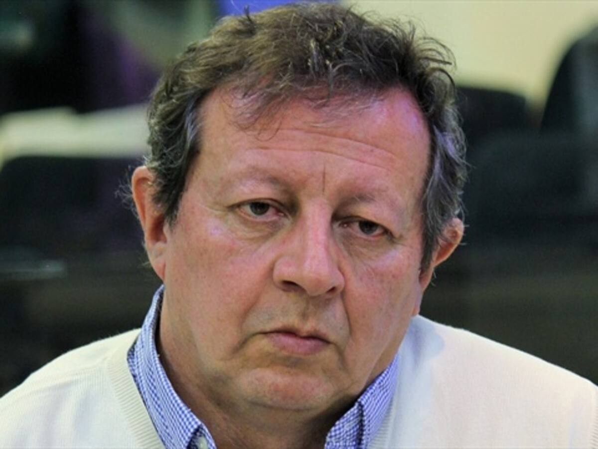 Consideran política presencia de policías de civil en marcha de víctimas