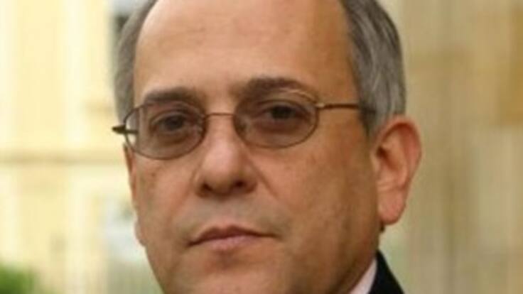 En firme juicio a José Obdulio Gaviria por el delito de calumnia