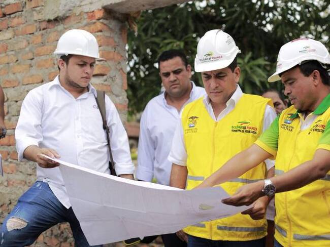 Gobernador Turbay adelanta jornada de revisión de obras de infraestructura en Mompox