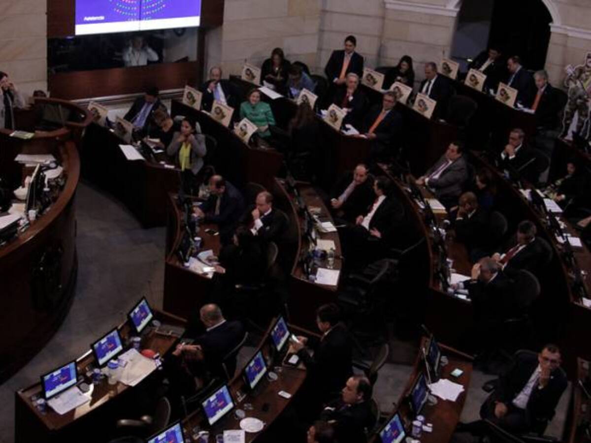 Congreso pide explicaciones por millonaria contratación de la Uaesp