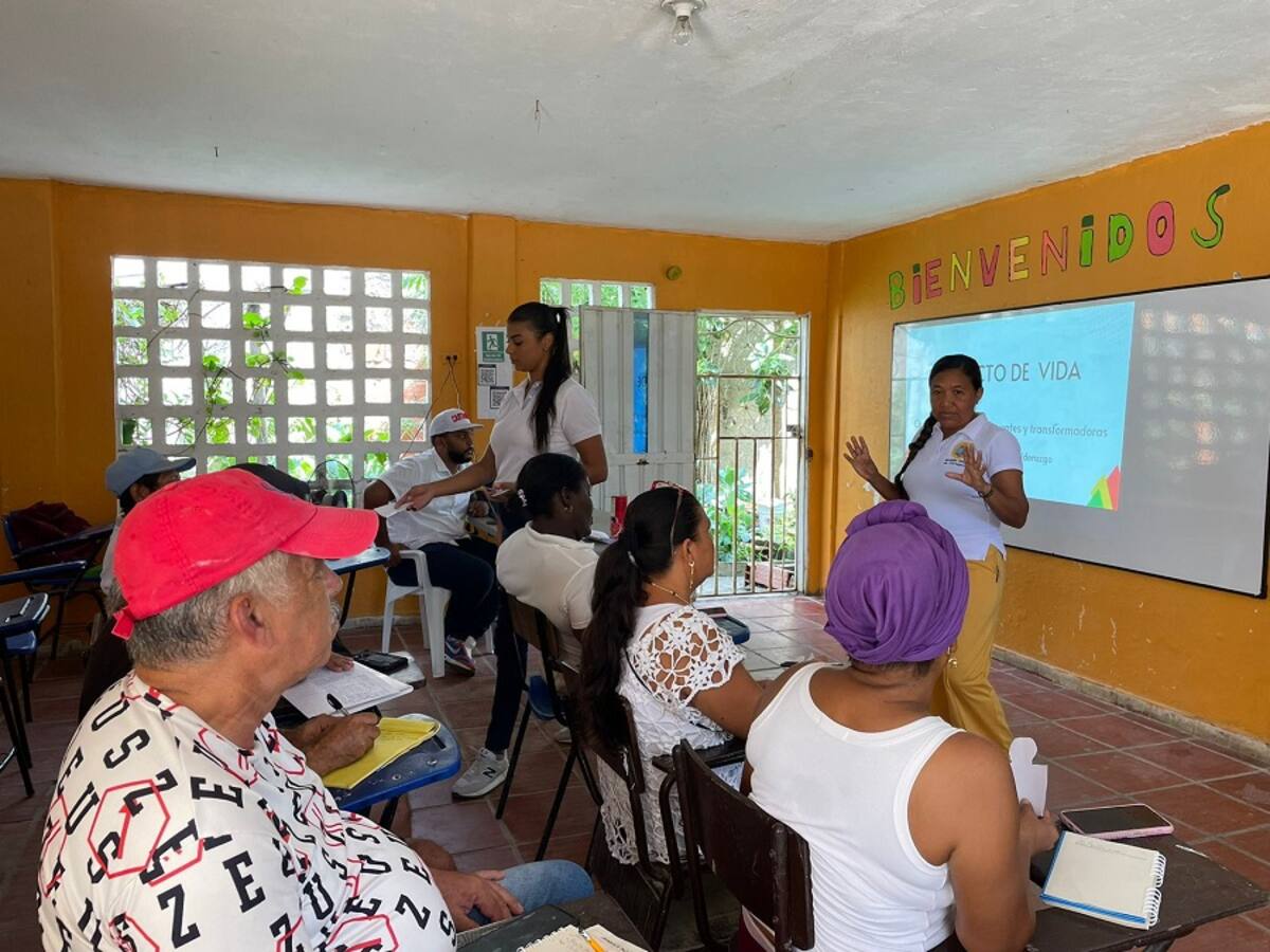 Escuela de Gobierno de Cartagena inició talleres formativos con líderes comunales