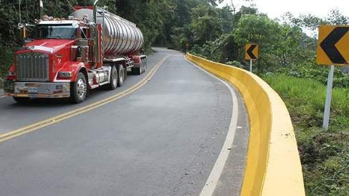 Altos costos en fletes y mal estado de vías ahogan a transportadores del occidente del Huila