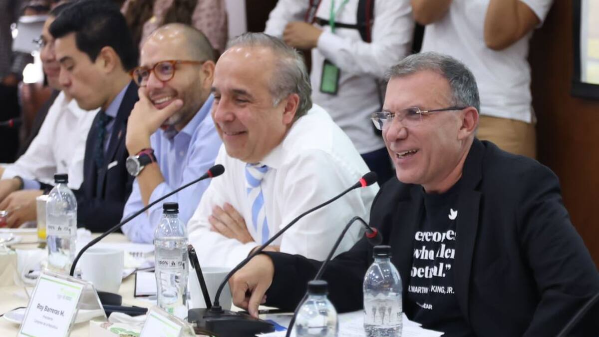 Bloque regional del Pacífico reunido con ministro de Transporte