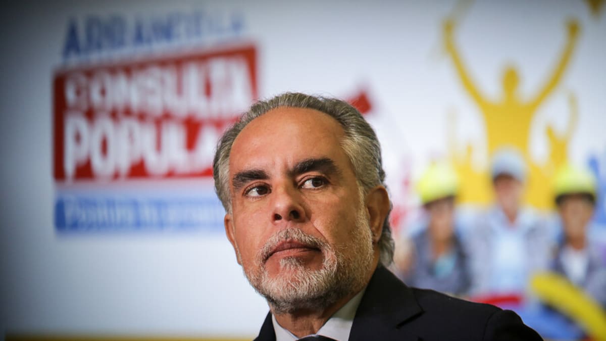 Yo veo la calle más fácil, el problema es el Congreso: Ministro del Interior sobre consulta popular