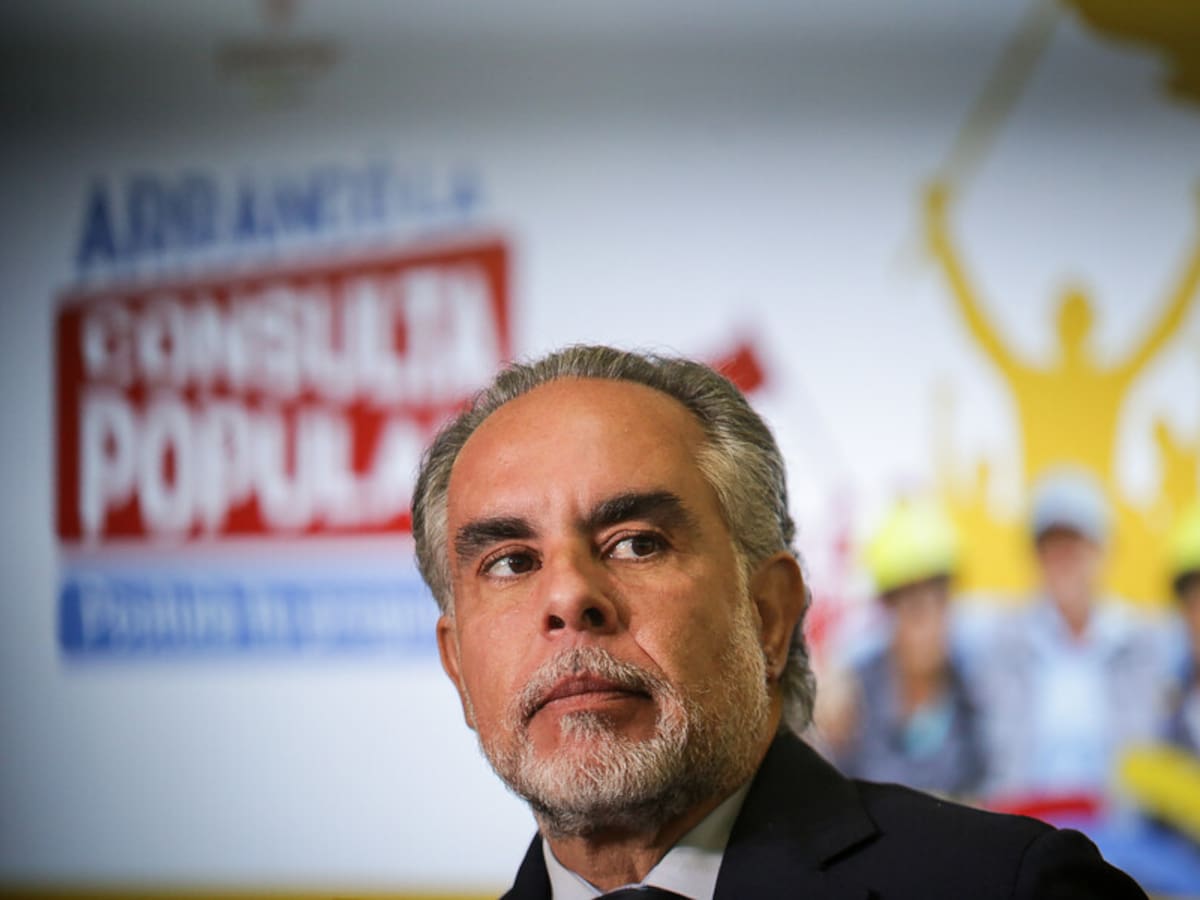 Benedetti dice tienen los votos para aprobar la Consulta Popular en el Senado: “alcanzan y sobran”