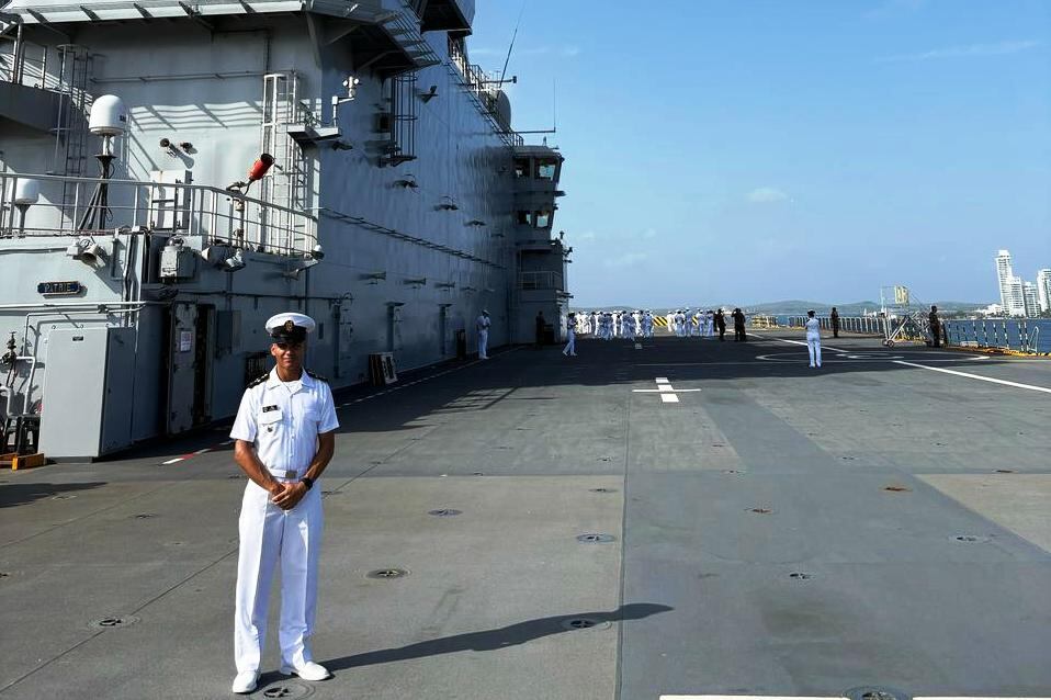 Cadete colombiano participa en una misión internacional a bordo de un buque francés