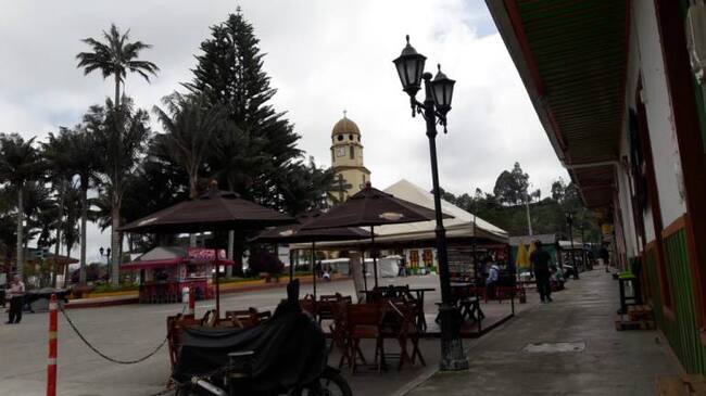 Escuche la información local en Caracol Radio Todos los días 5:45, 6:48, 7:48 y 8:45 a.m.