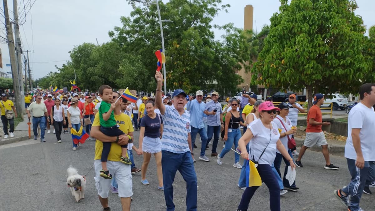 Multitudinaria marcha en Montería contra el gobierno del presidente Gustavo Petro