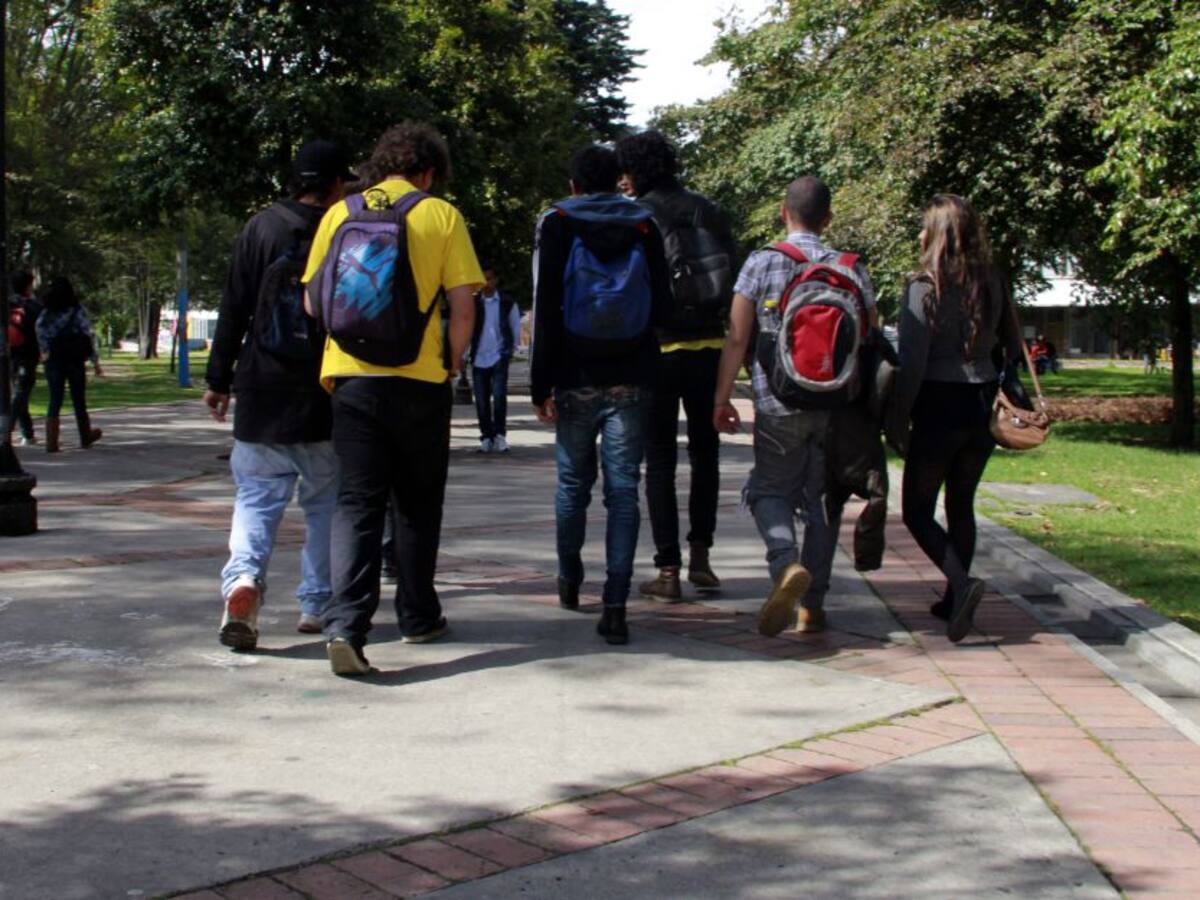 A jóvenes y campesinos, se les pagará la universidad durante cinco años