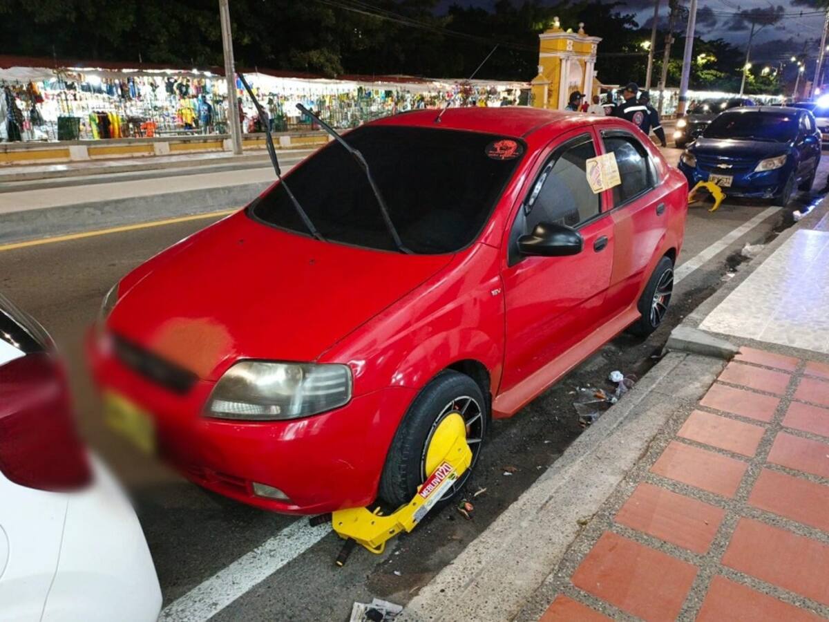 260 vehículos han sido bloqueados con los cepos en Cartagena por mal parqueo