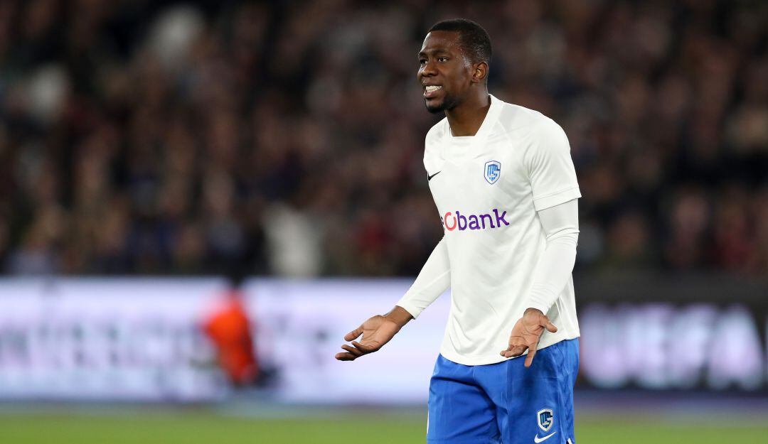 Carlos Cuesta con el Genk ante el West Ham United en Europa League (2021)