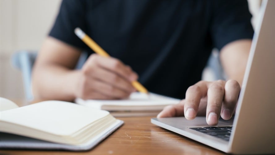 Las clases virtuales podrían mantenerse si continúan los problemas de orden público en la zona rural de Jamundí. Foto: Getty Images / CAVAN IMAGES