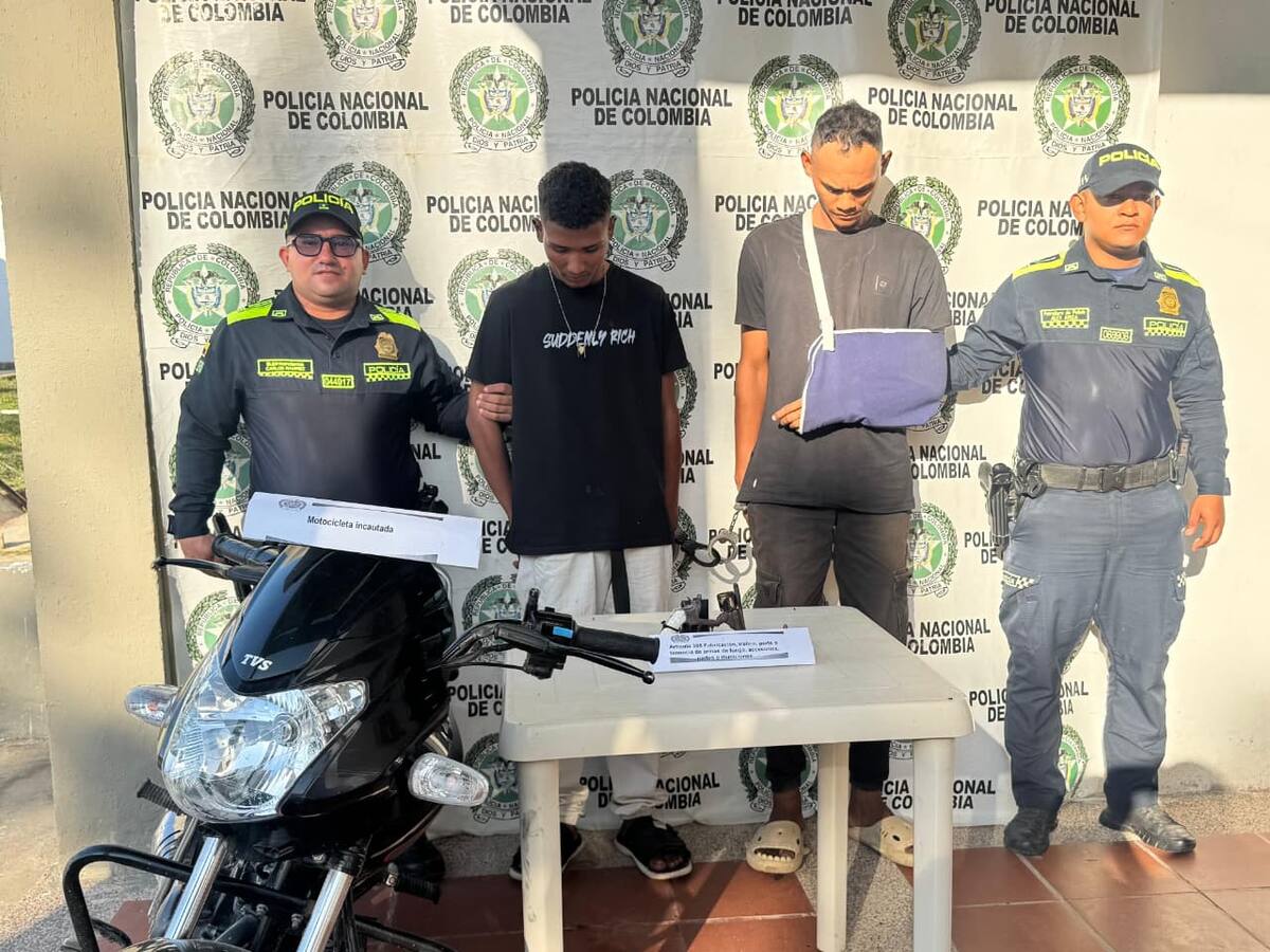 Policía incautó un arma de fuego y capturó a dos hombres en el Malecón de Magangué