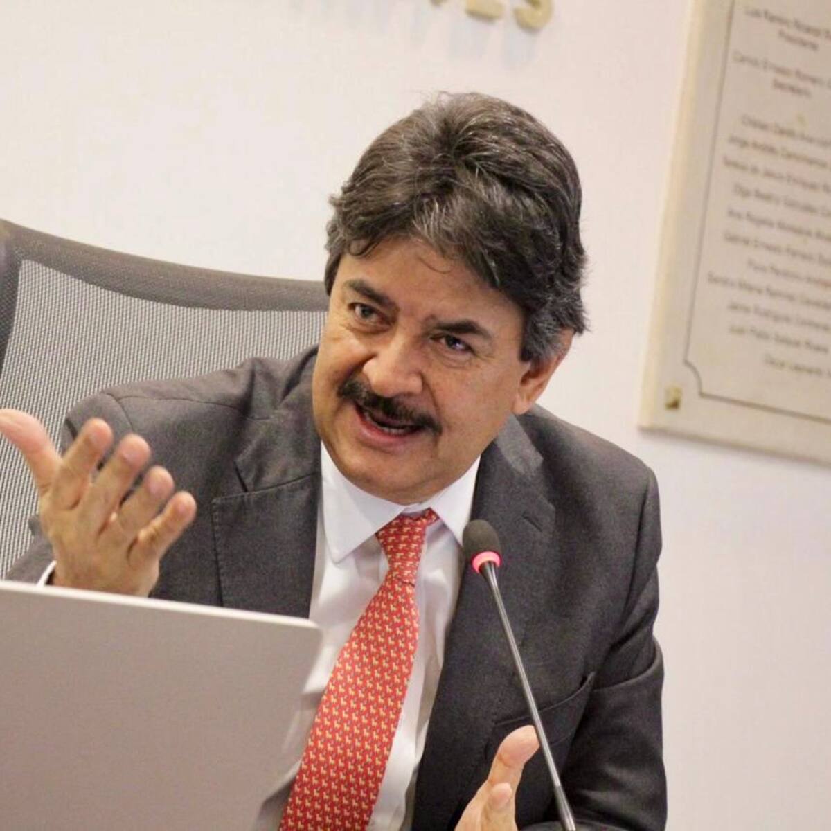 Radican proyecto de ley para regular prácticas en neurociencia y neurotecnología: ¿de qué se trata?