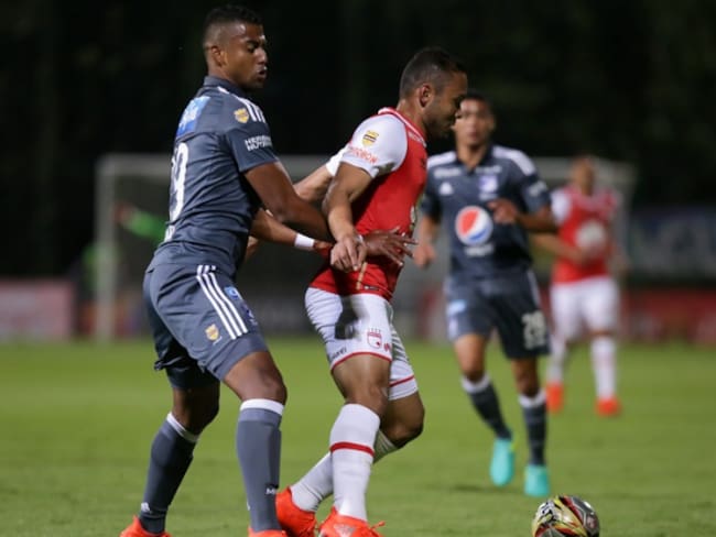 Carlos Henao y Denis Stracqualursi serían los primeros refuerzos de Santa Fe