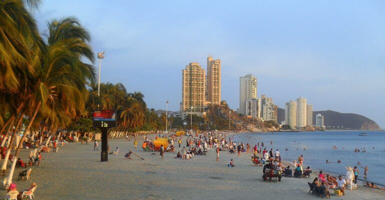 Santa Marta vista desde El Rodadero. Foto: Julieth Gómez Durán / CC