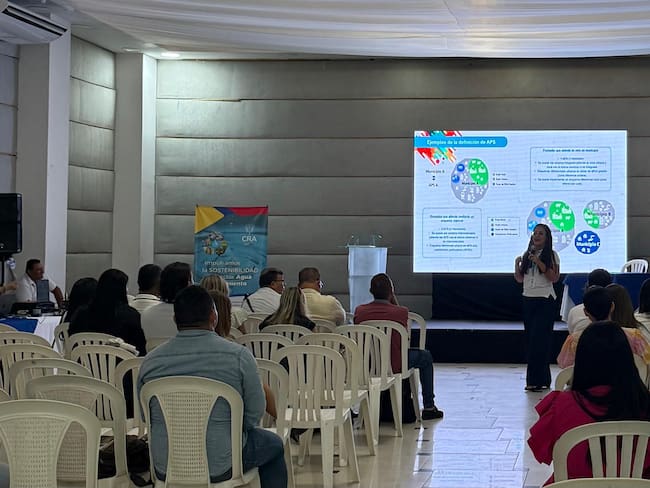 Primera jornada de consulta pública de la CRA en Santa Marta sobre nueva reglamentación tarifaria