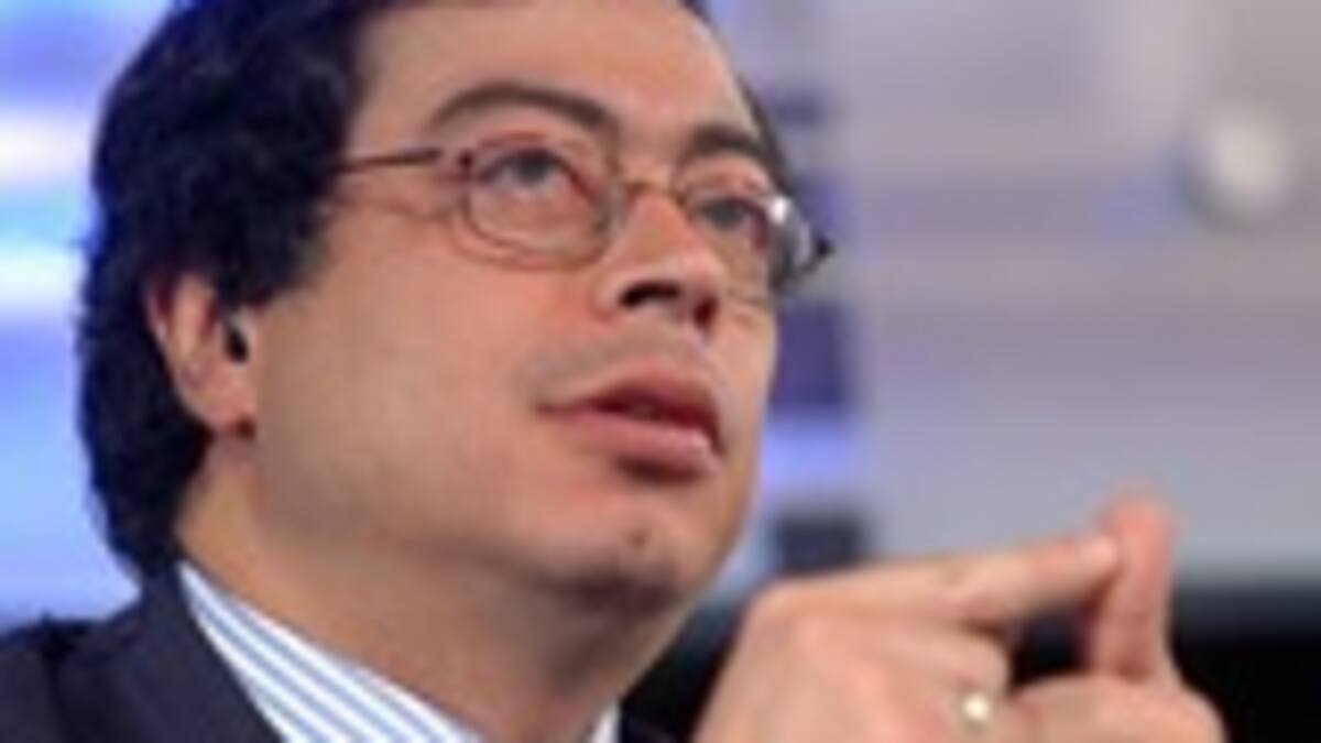 Víctimas de las ‘chuzadas’ hacen repararos a la actitud del Gobierno frente al asilo de ex directora del DAS