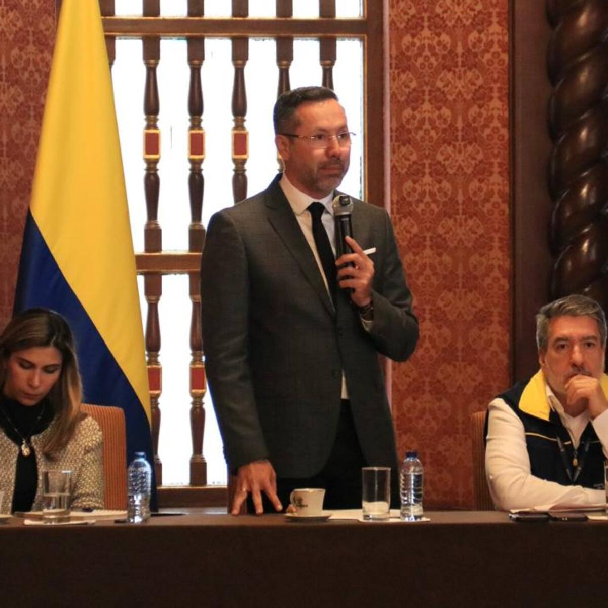 MinVivienda se reunió con empresarios para coordinar reconstrucción tras terremoto: plan dura 4 años