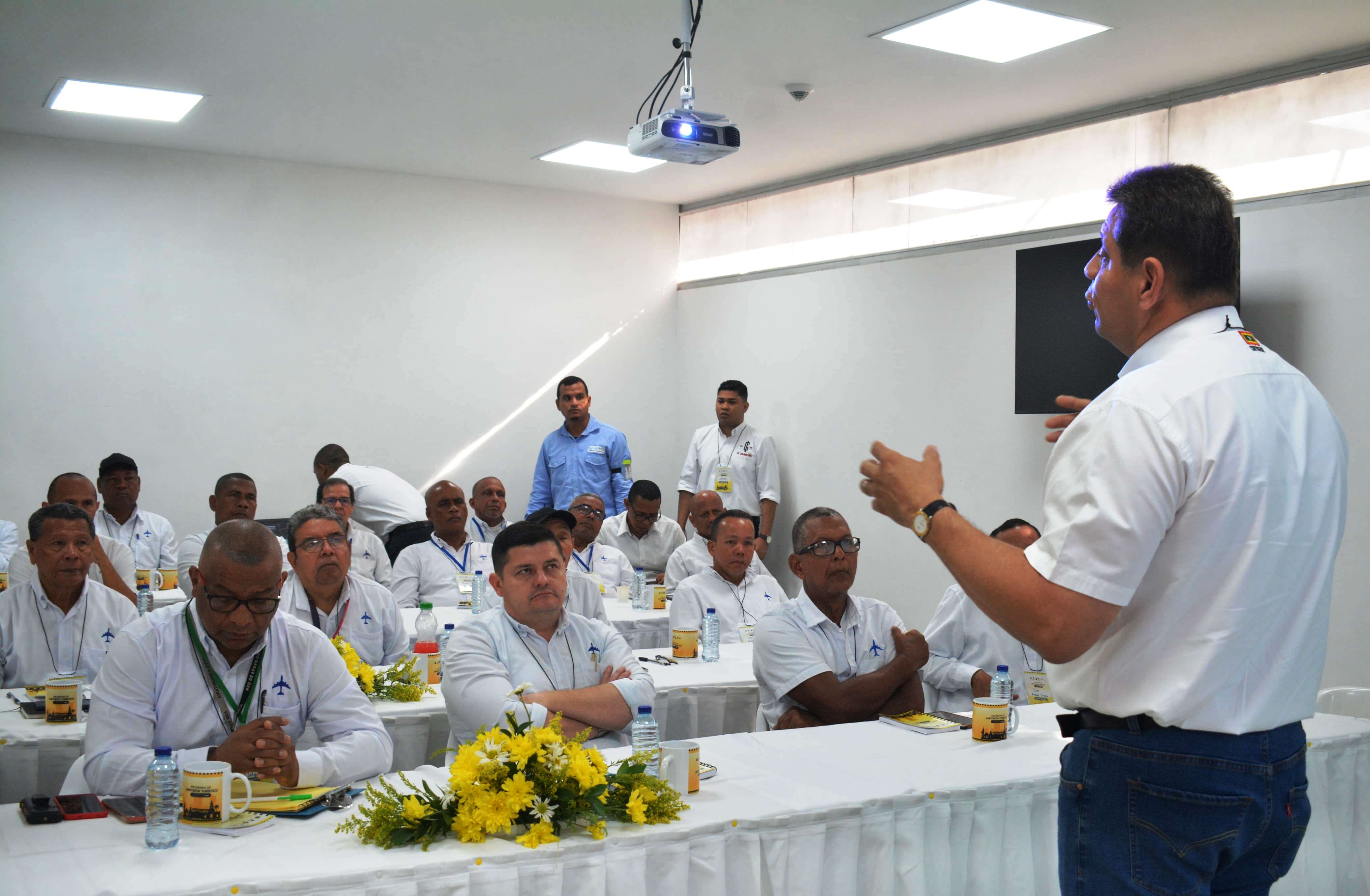 DATT capacita a conductores de taxis del Aeropuerto para que sean Embajadores del Turismo