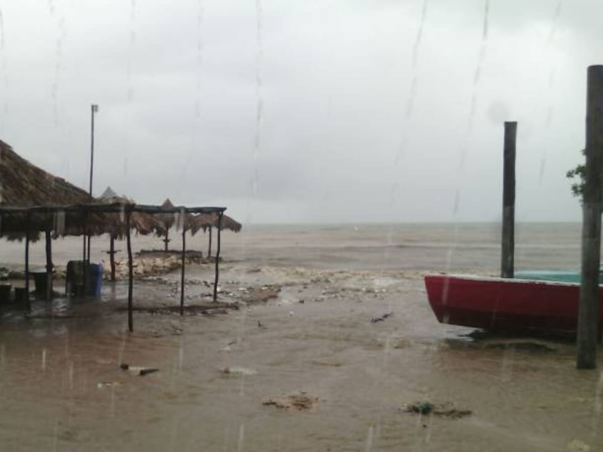 Más de 100 familias damnificadas dejan inundaciones provocadas por huracán Matthew en Sucre