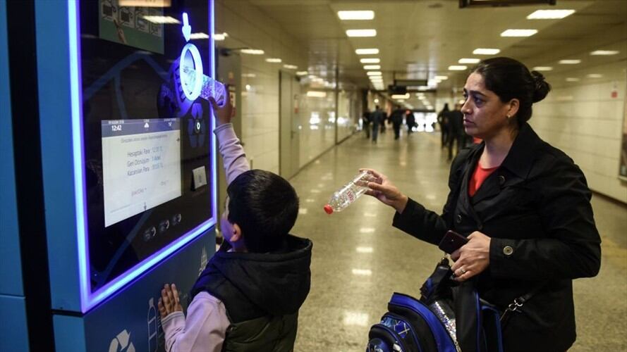 Desde que implementó la estrategia se han recolectado 24.050 botellas de plástico un gran avance en el cuidado del medio ambiente. . Foto: Getty Images