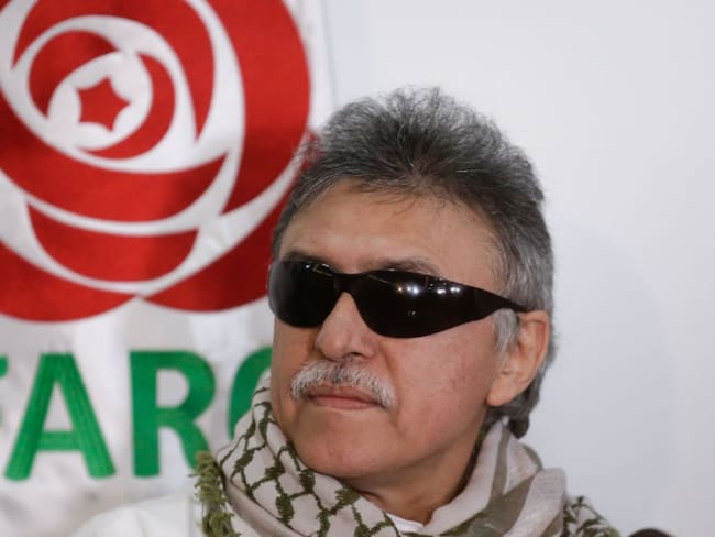 FARC pide a Santrich reafirmar su compromiso con su presencia