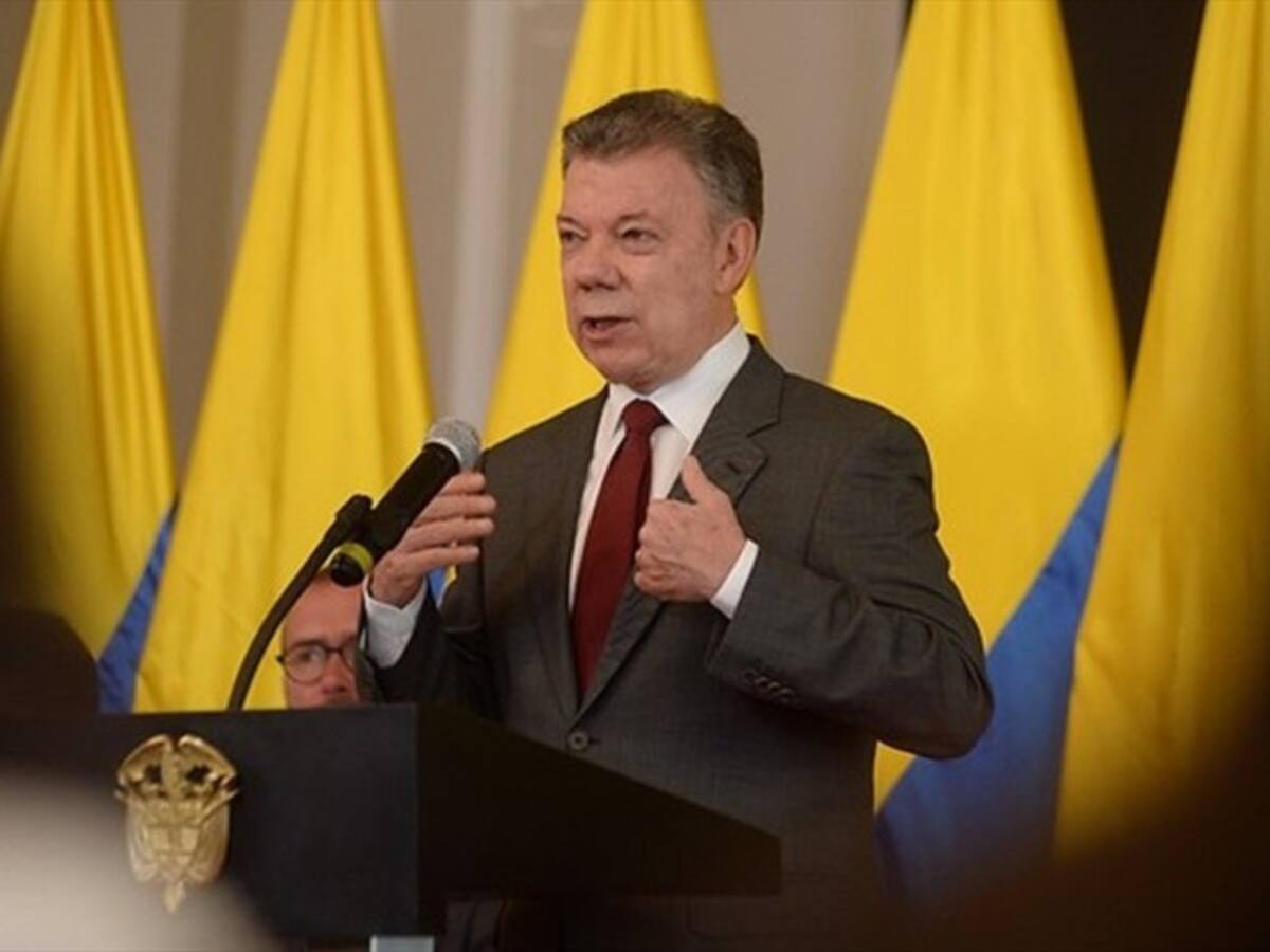 Santos anuncia $100 mil millones para infraestructura hospitalaria