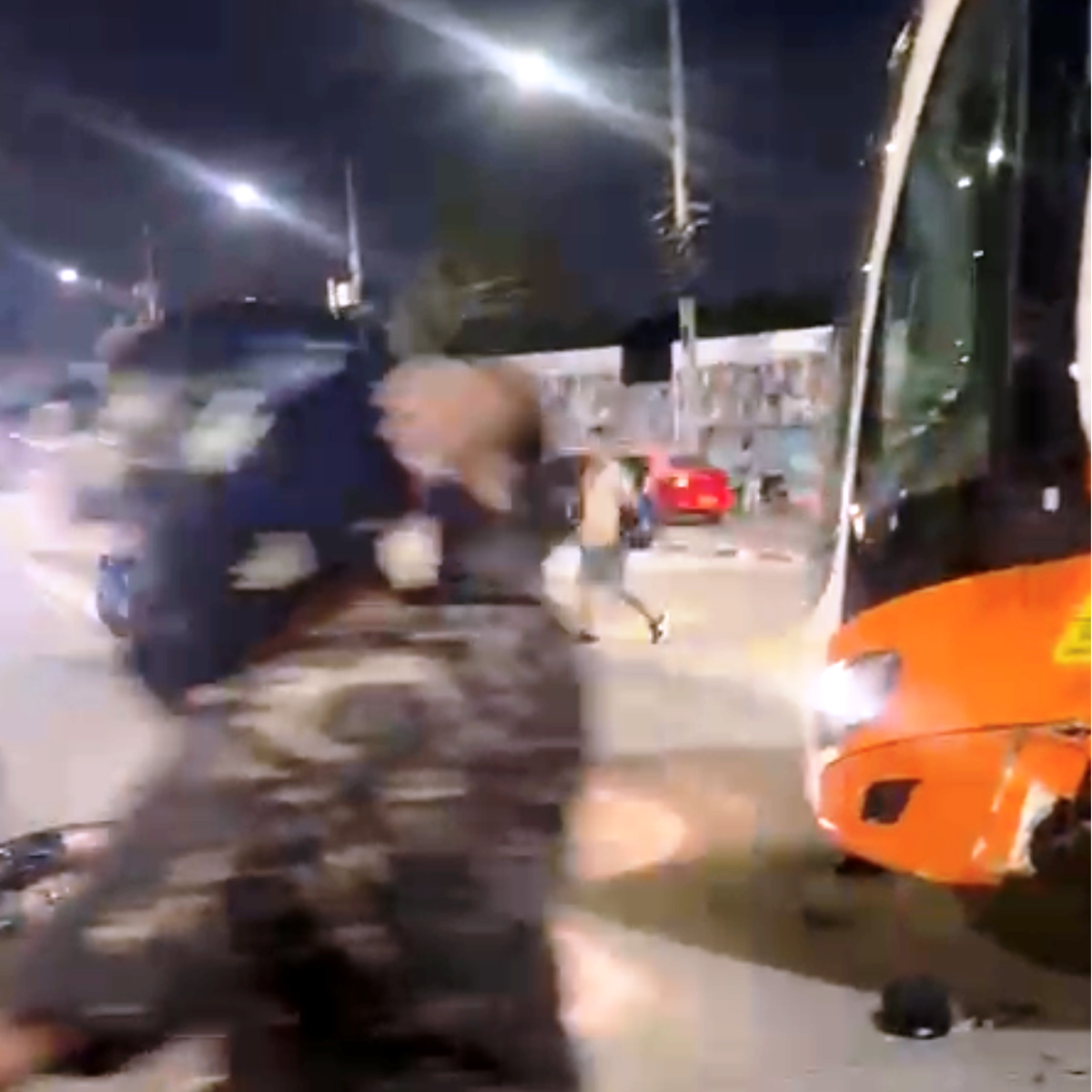 Un muerto y un herido dejó siniestro de una motocicleta con un bus de TransCaribe