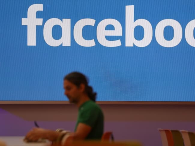 Facebook incluye una nueva aplicación para buscar empleo.