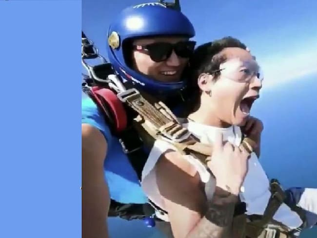 (Video) Paracaidista novato se desmayó en pleno descenso