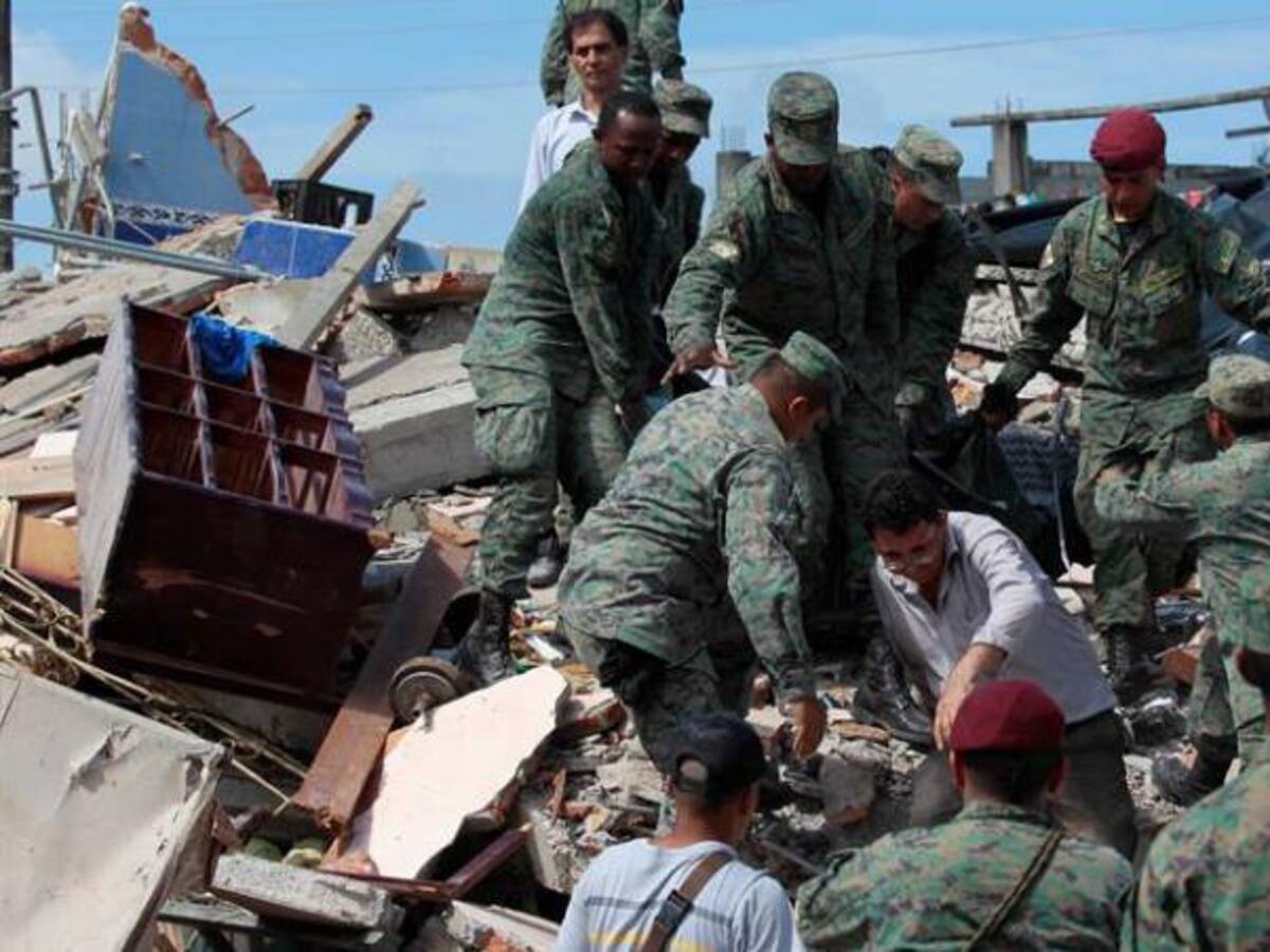 Colombia moviliza ayuda para colaborar en rescate en Pedernales
