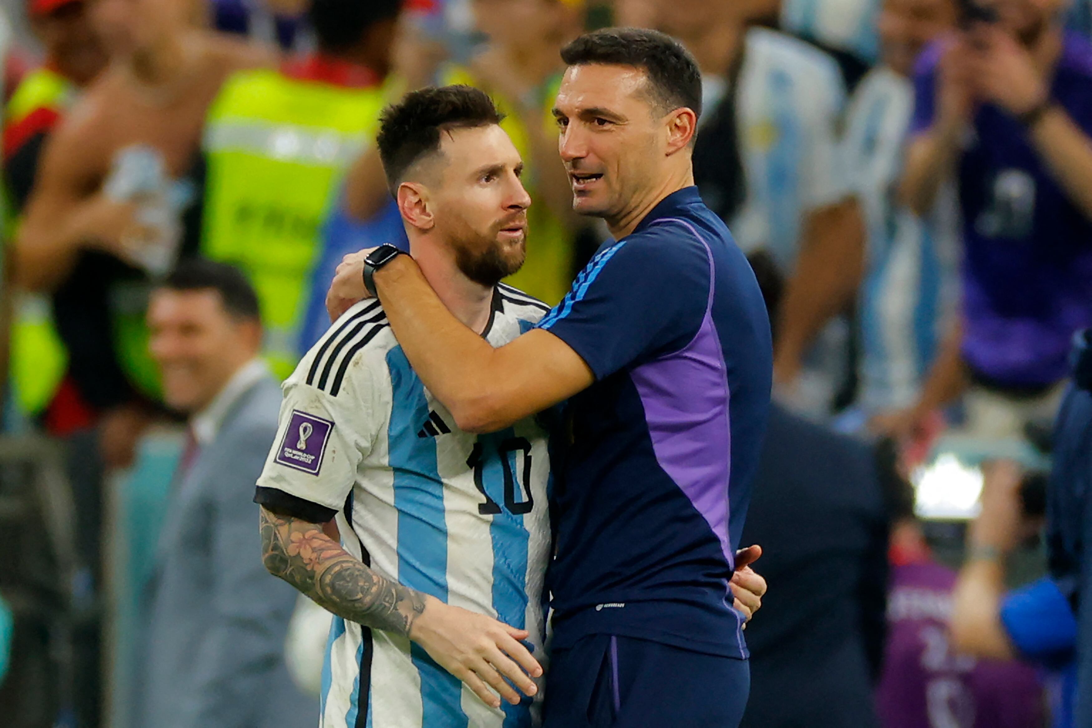 Lionel Messi junto a Lionel Scaloni en Qatar 2022. (Photo by Odd ANDERSEN / AFP) (Photo by ODD ANDERSEN/AFP via Getty Images)