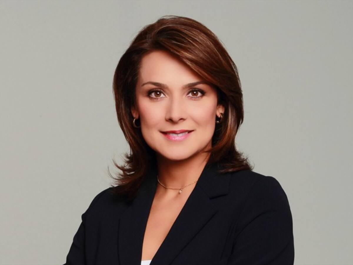 Silvia Corzo invita a las personas a participar en construcción de casas en un día