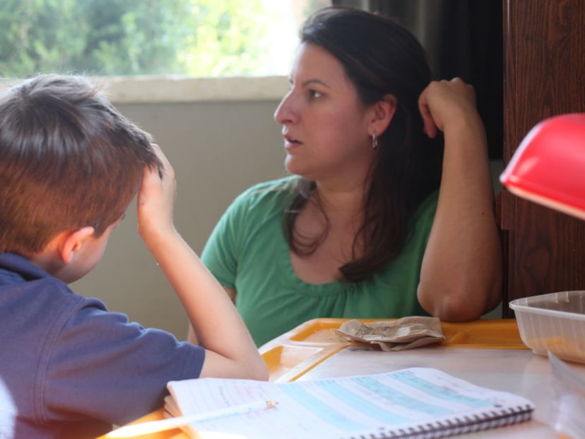 Celebremos En Familia el Día del Idioma