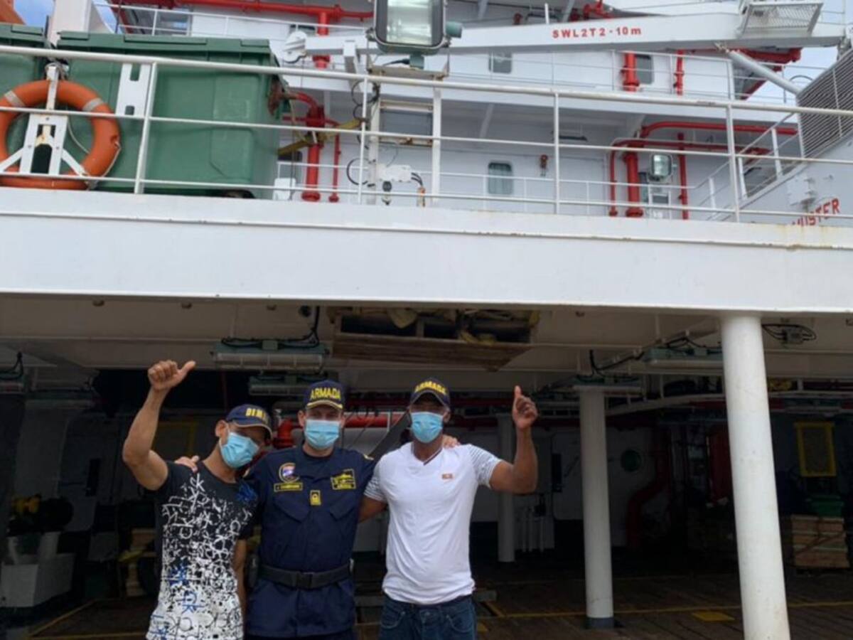 Rescataron a dos dominicanos que llevaban 14 días a la deriva en altamar