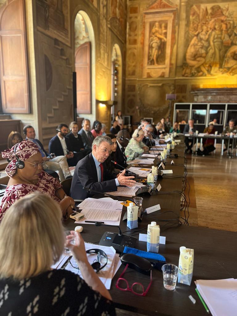 El expresidente Juan Manuel Santos durante su participación del primer Encuentro Mundial sobre la Fraternidad Humana en Ciudad del Vaticano.
(foto: cortesía)