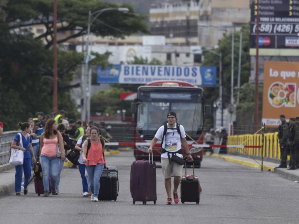 En Venezuela proponen referéndum para reabrir la frontera