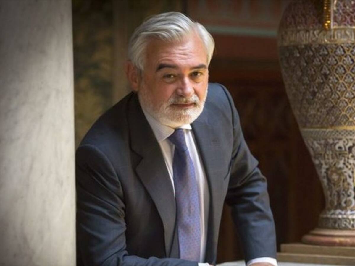 El director de la Real Academia Española está de visita en Colombia